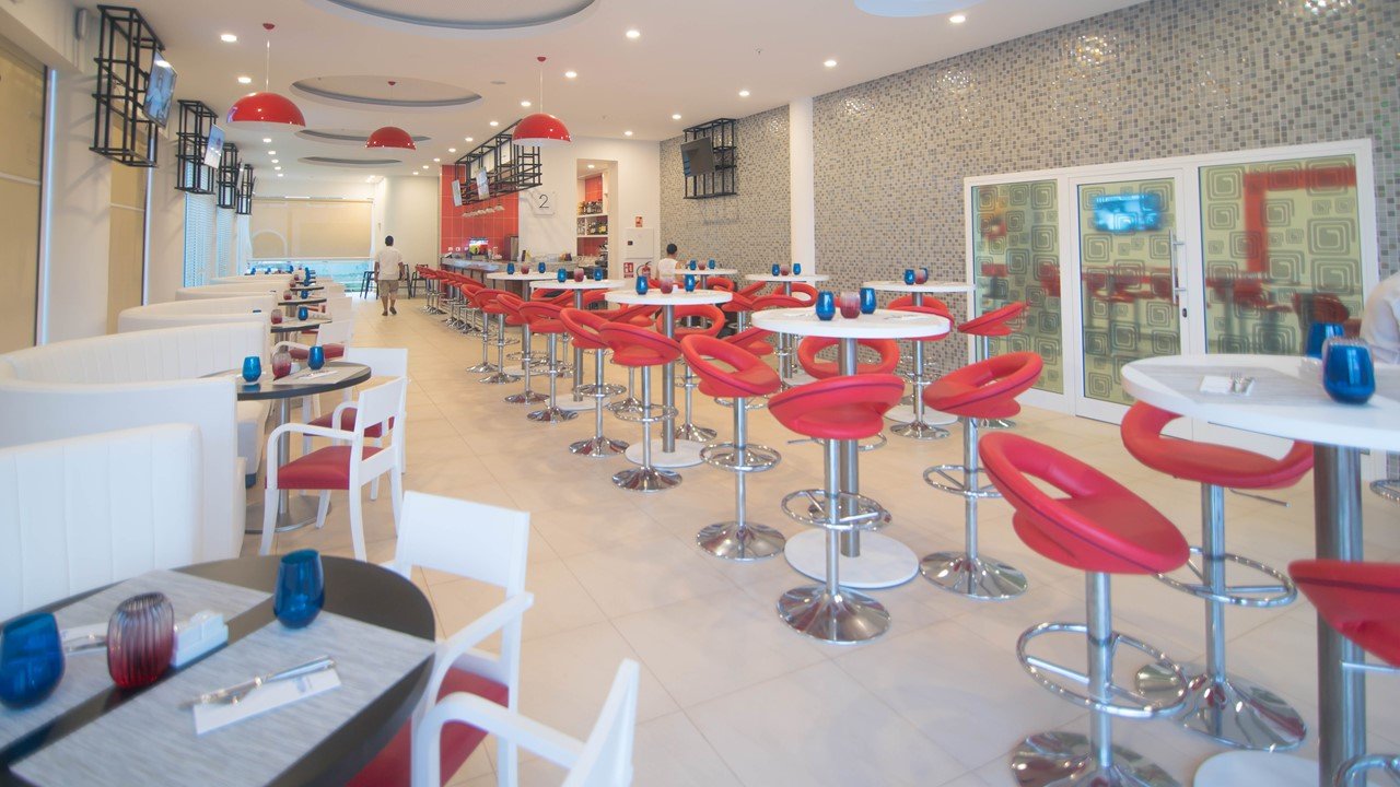 restaurante hotel mesas sillas Colombia fabricante muebles comerciales comedor