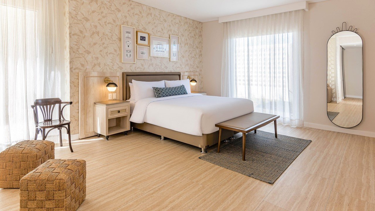 habitacion hotel muebles personalizados Colombia cama cabecero mesitas noche